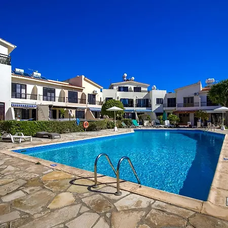 Violetta Gardens 3bdr Modern House By Vichy Holidays Paphos