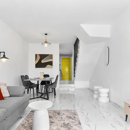 Violetta Gardens 3bdr Modern House By Vichy Holidays Villa *