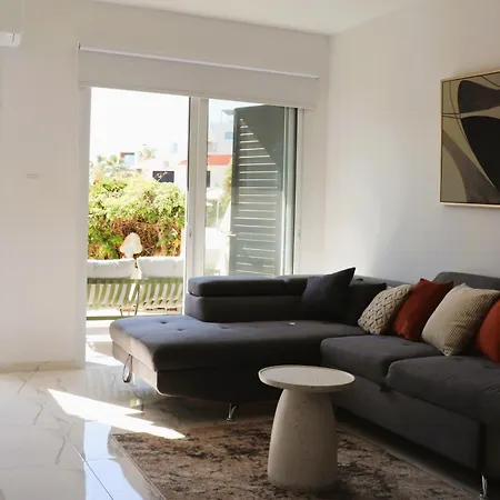 Villa Violetta Gardens 3bdr Modern House By Vichy Holidays *