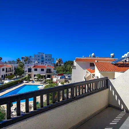 Violetta Gardens 3bdr Modern House By Vichy Holidays *