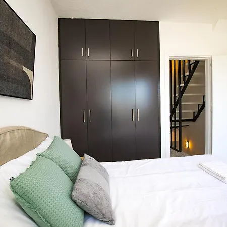 Violetta Gardens 3bdr Modern House By Vichy Holidays