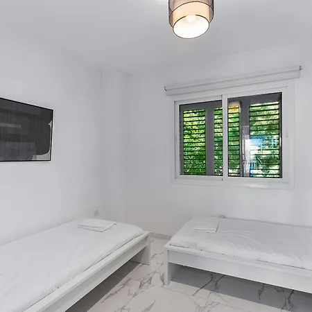 Violetta Gardens 3bdr Modern House By Vichy Holidays