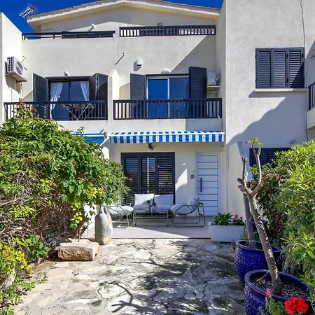 Villa Violetta Gardens 3bdr Modern House By Vichy Holidays