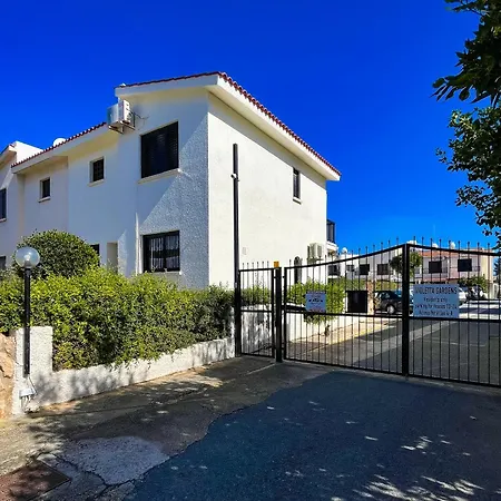 Violetta Gardens 3bdr Modern House By Vichy Holidays