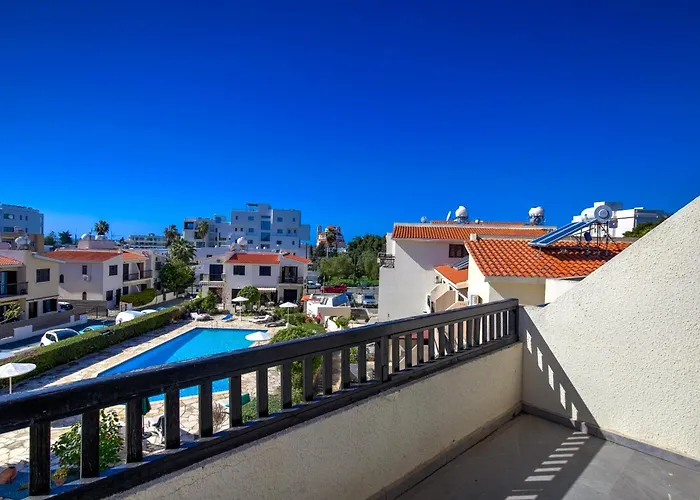 Violetta Gardens 3bdr Modern House By Vichy Holidays *